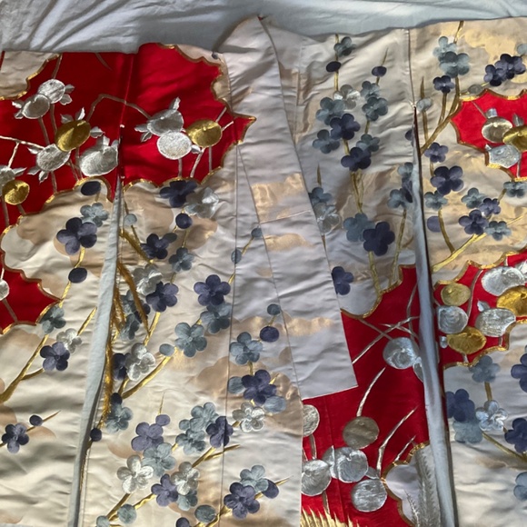 Traditional Japanese Bride Wedding Kimono Uchikake - Picture 5 of 15